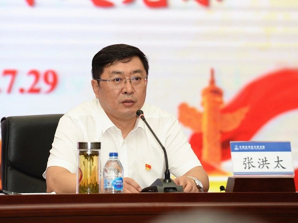 張洪太院長(zhǎng)講授“不忘初心、牢記使命”主題教育專題黨課2.jpg